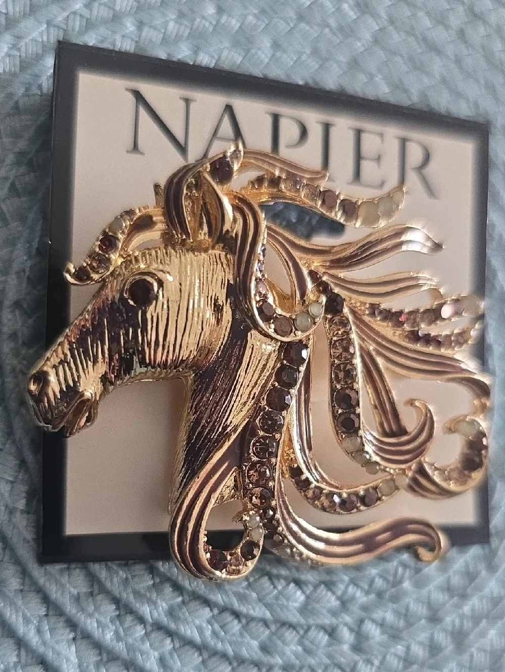 NAPIER BRAND BEAUTIFUL GOLDTONE HORSE FASHION JEWELRY PIN BROOCH